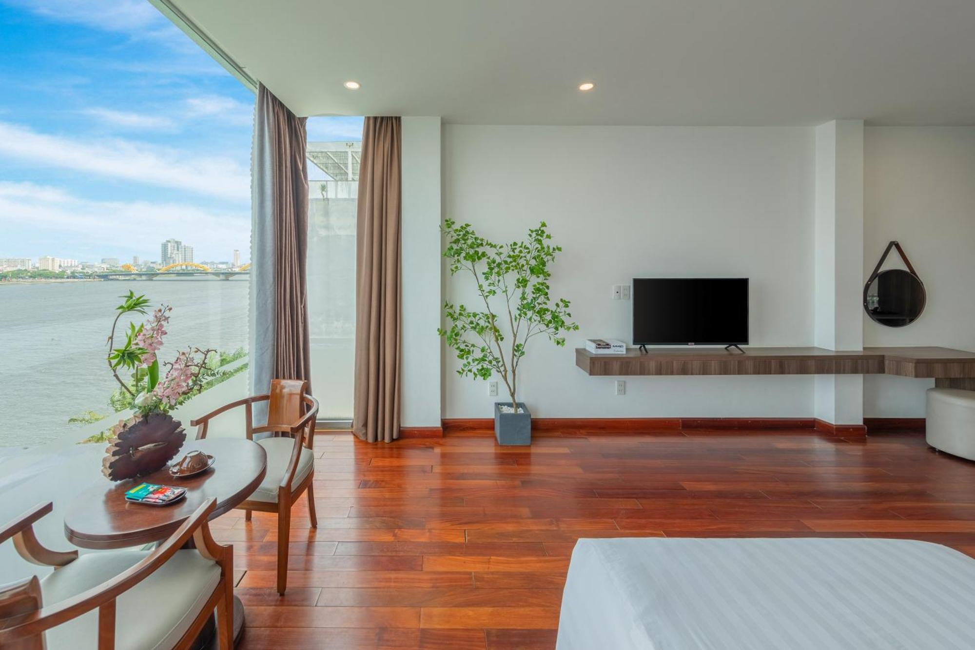 Hoang Linh Riverside Hotel Danang Екстер'єр фото