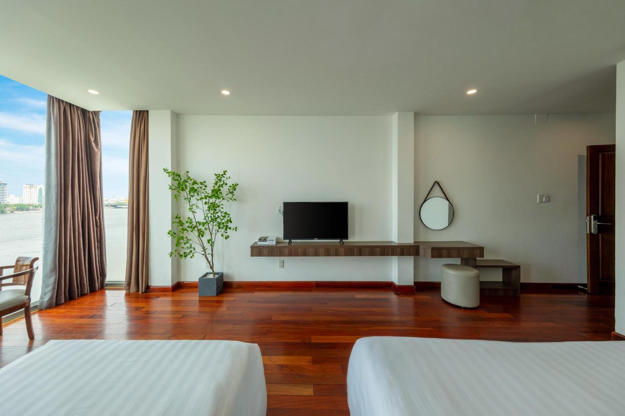 Hoang Linh Riverside Hotel Danang Екстер'єр фото