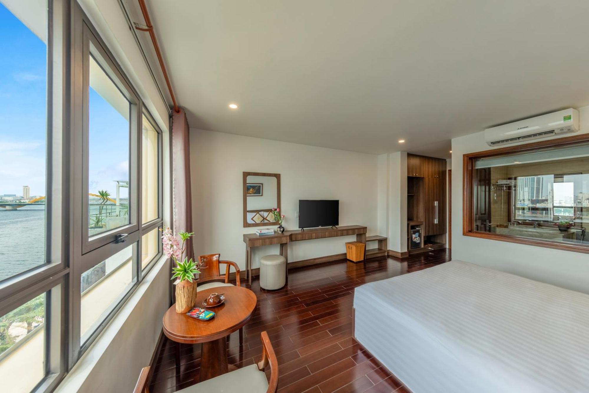 Hoang Linh Riverside Hotel Danang Екстер'єр фото